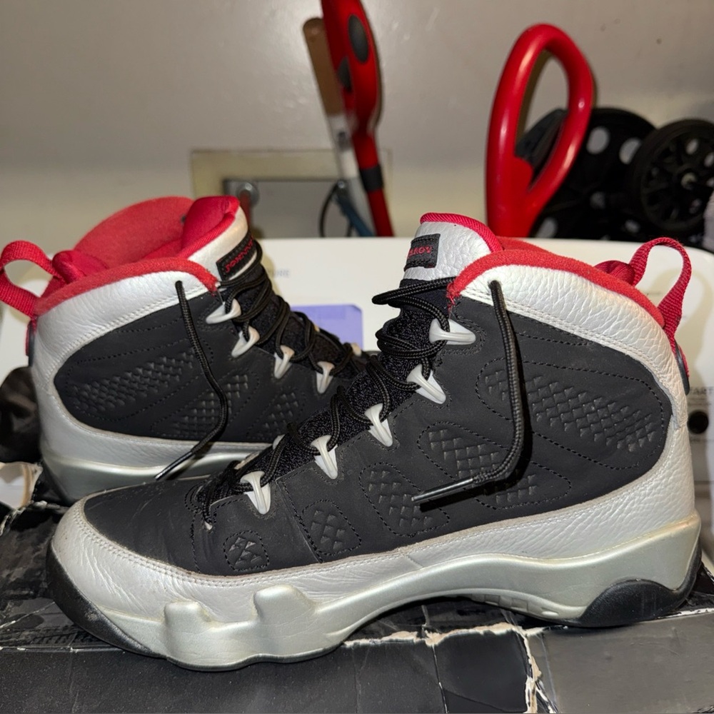 Size 8.5 - Air Jordan 9 Retro Johnny Kilroy